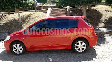 Nissan Tiida HB Emotion usado (2011) color Rojo precio $109,000