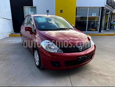 Nissan Tiida Sedan 4P SENSE TM6 A/AC. CD R-15 usado (2018) color Rojo precio $150,000