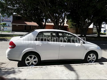 foto Nissan Tiida Sedan Emotion usado (2011) color Blanco precio $95,000