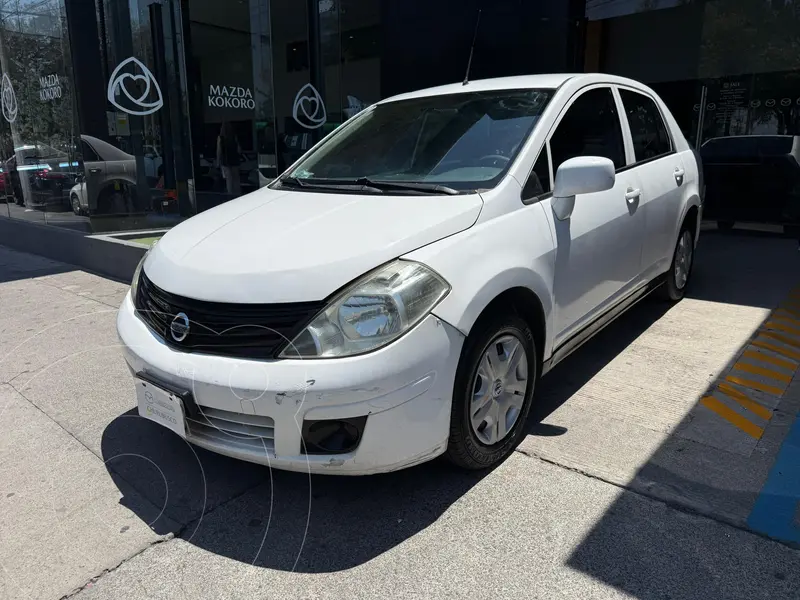 Foto Nissan Tiida Sedan Sense usado (2013) color Blanco precio $97,000