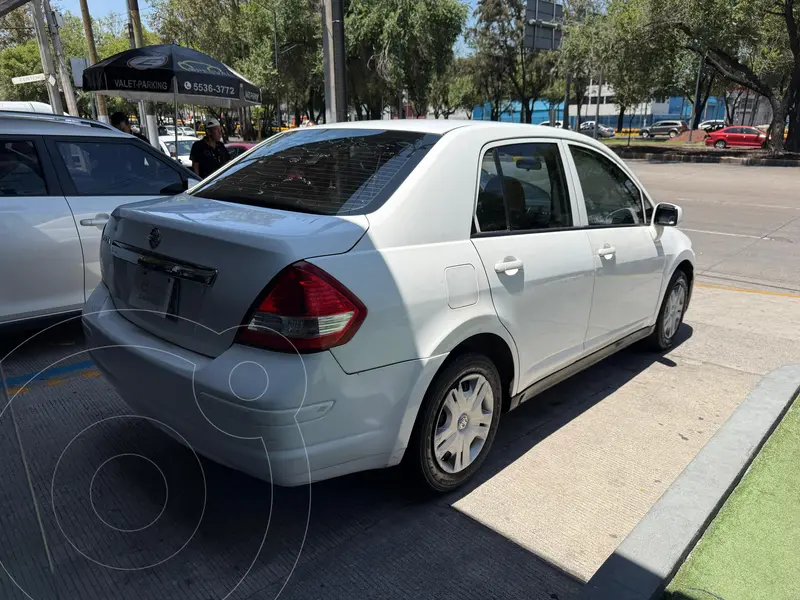 nissan tiida-sedan