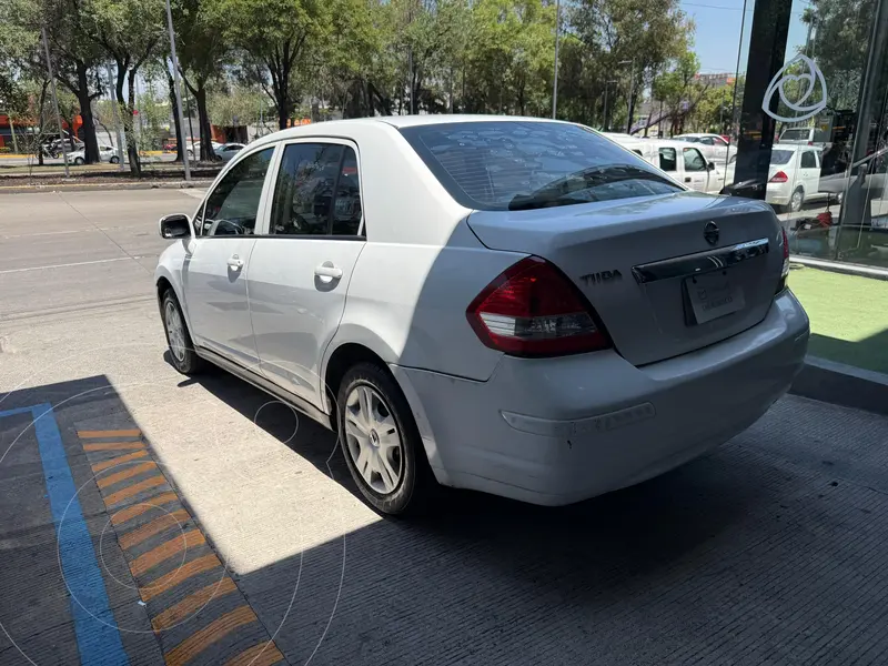 nissan tiida-sedan