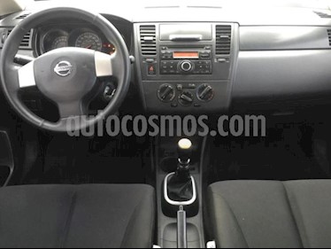 Nissan Tiida Sedan 4P SENSE TM6 A/AC. CD R-15 usado (2015) color Blanco precio $95,000
