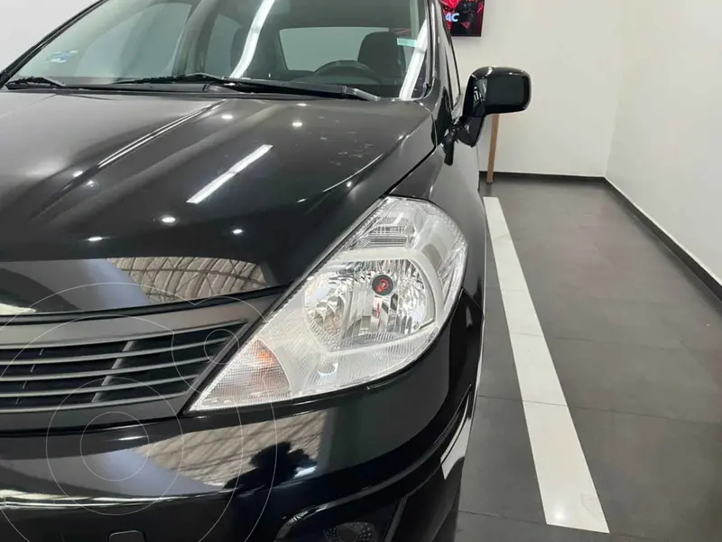 nissan tiida-sedan