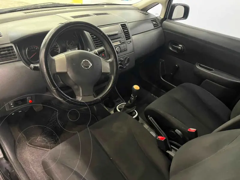 nissan tiida-sedan