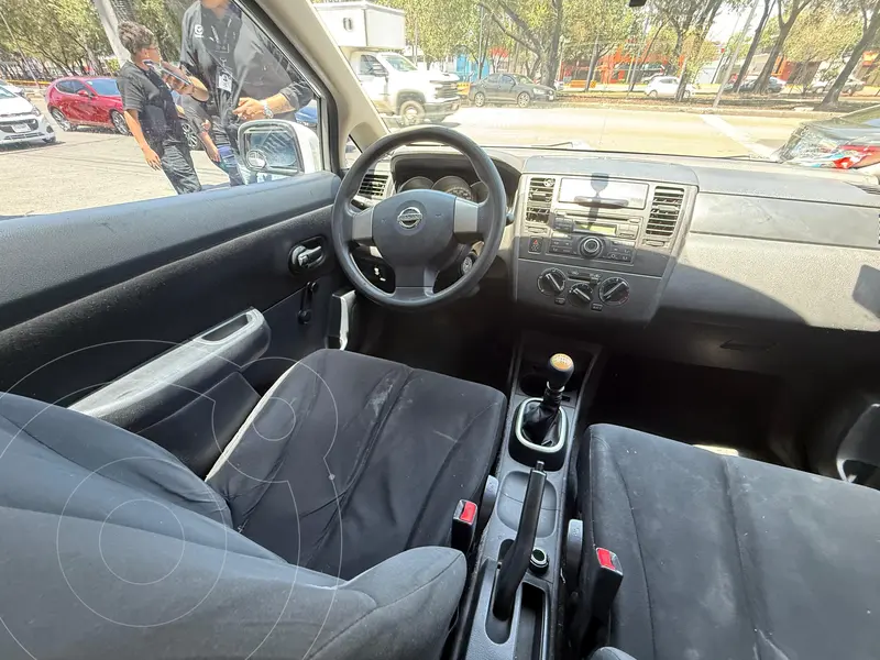 nissan tiida-sedan