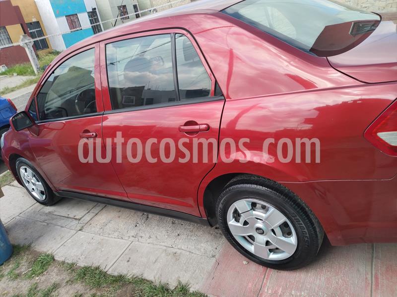 Nissan Tiida Sedan Sense usado (2014) color Rojo Burdeos precio $90,000