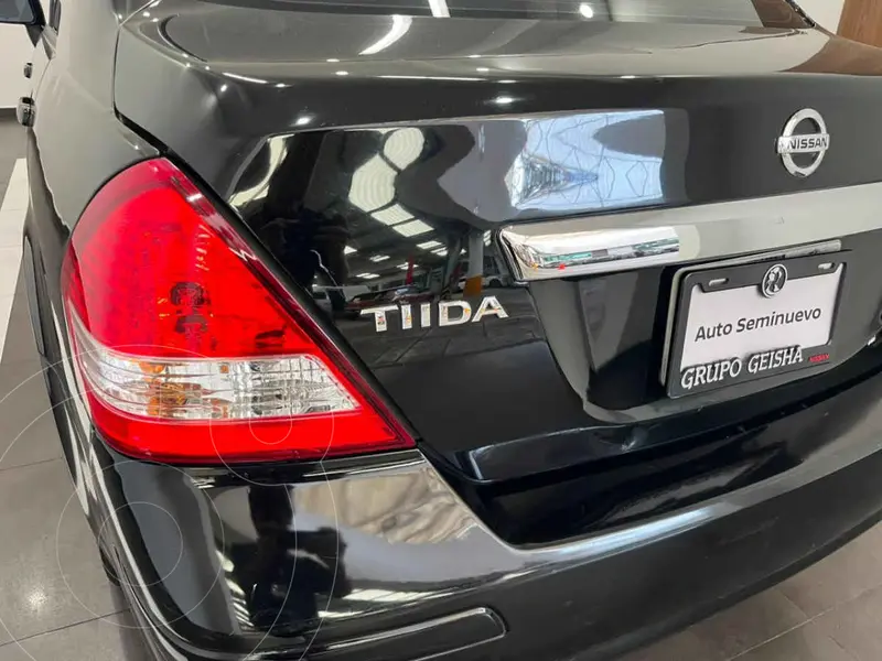 nissan tiida-sedan