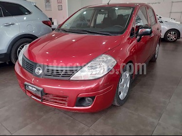 foto Nissan Tiida Sedan Drive usado (2016) color Vino Tinto precio $129,000