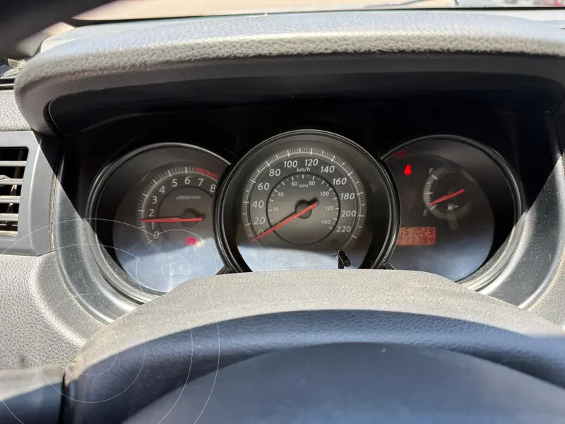 nissan tiida-sedan