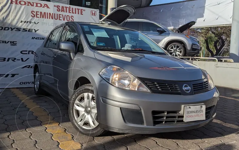 Foto Nissan Tiida Sedan Sense Aut usado (2016) color plateado precio $168,000