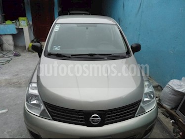 Nissan Tiida Sedan Custom Ac usado (2011) color Oro precio $85,000