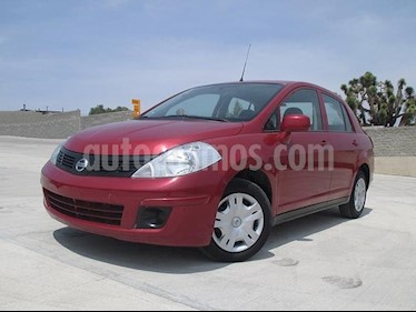 foto Nissan Tiida Sedan Sense usado (2015) color Rojo Burdeos precio $138,000