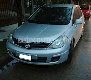 Nissan Tiida Visia usado (2011) color Gris precio $250.000