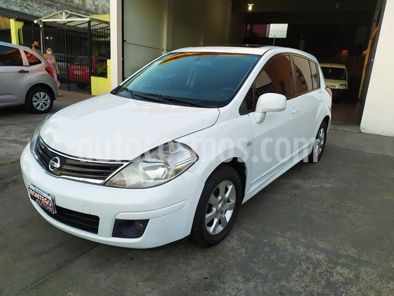 Nissan Tiida Acenta usado (2011) color Blanco precio $590.000