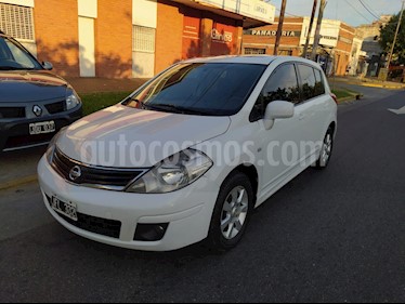 Nissan Tiida Acenta usado (2010) color Blanco precio $350.000