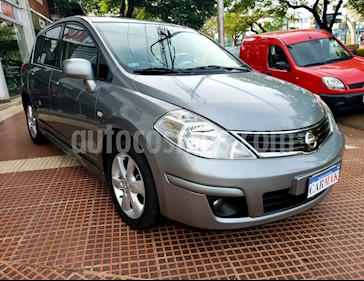 foto Nissan Tiida Tekna usado (2015) color Gris precio $379.990