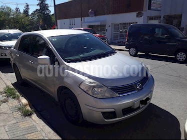 foto Nissan Tiida Visia usado (2008) color Gris precio $230.000
