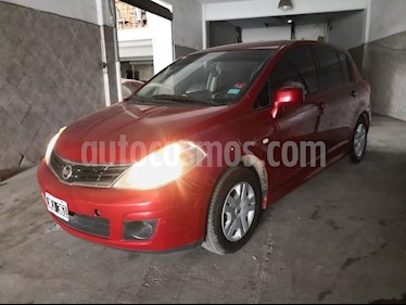 foto Nissan Tiida Visia usado (2011) color Rojo precio $215.000