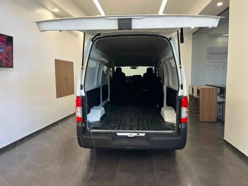 nissan urvan