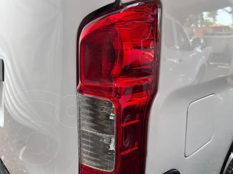 nissan urvan