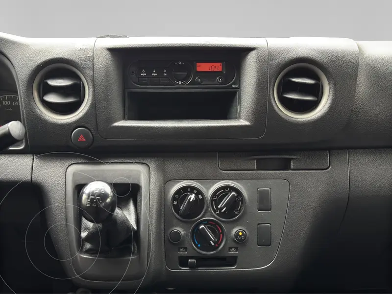 nissan urvan