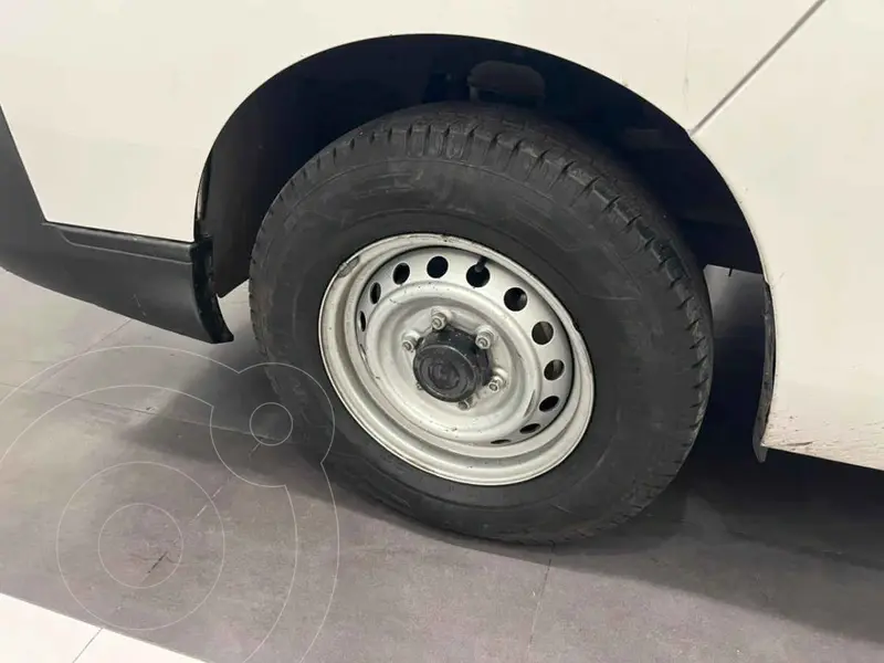 nissan urvan