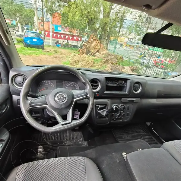 nissan urvan