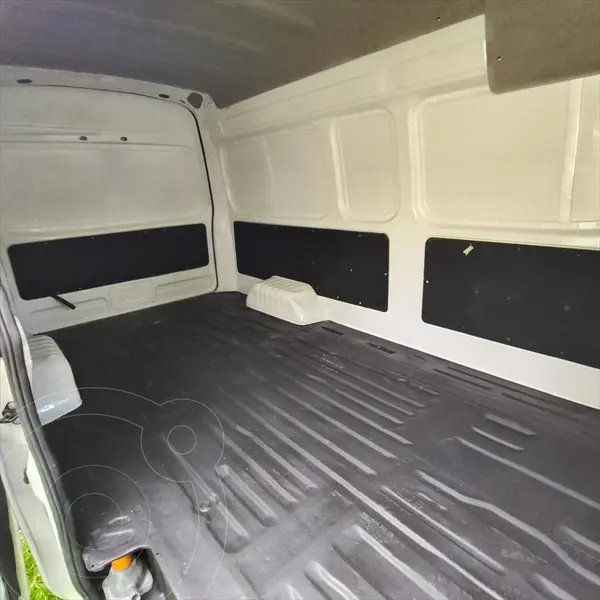 nissan urvan