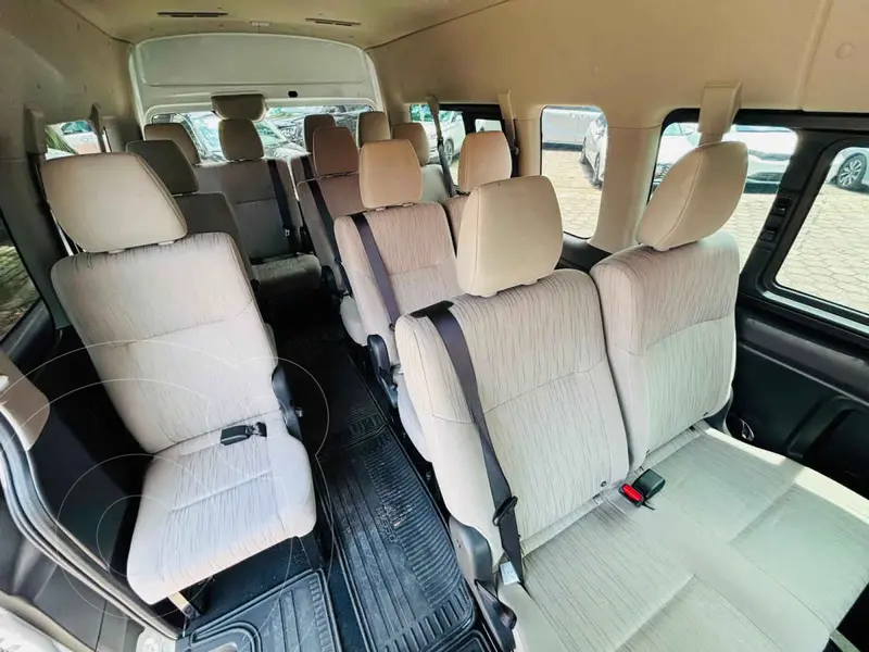 nissan urvan