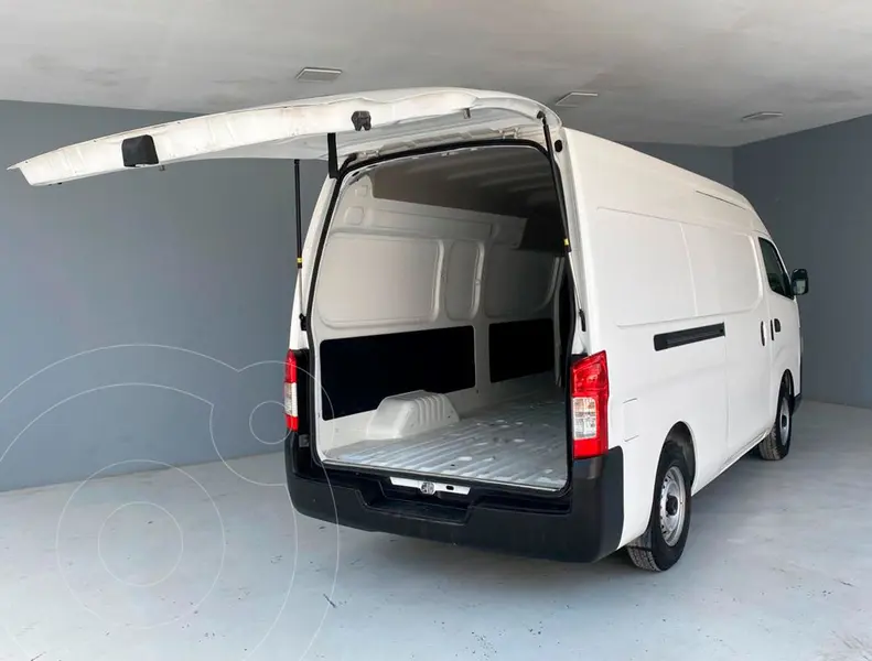 nissan urvan