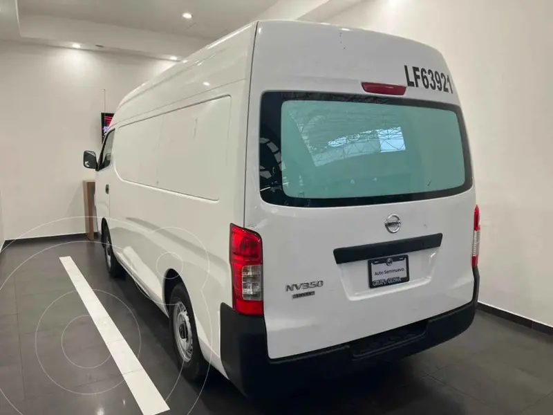 nissan urvan