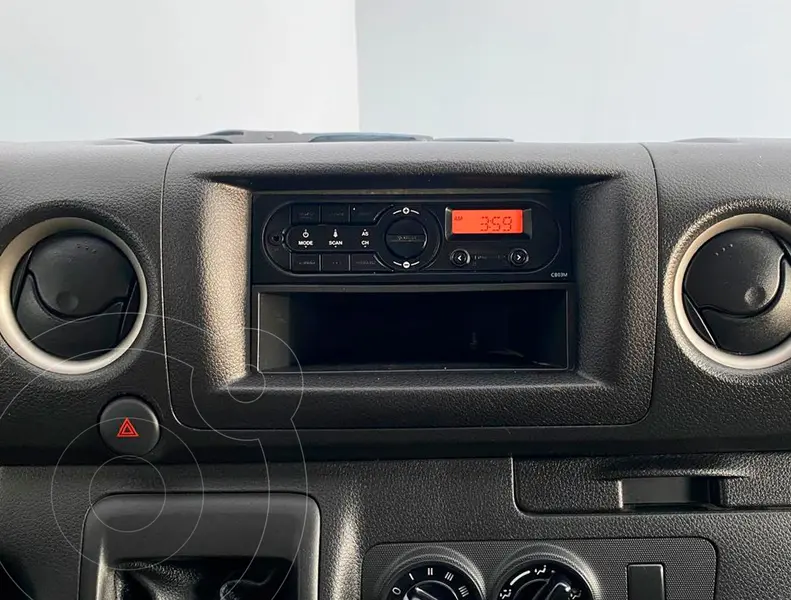 nissan urvan