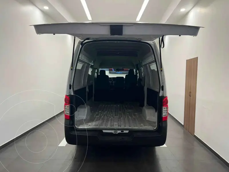 nissan urvan