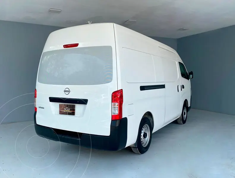 nissan urvan
