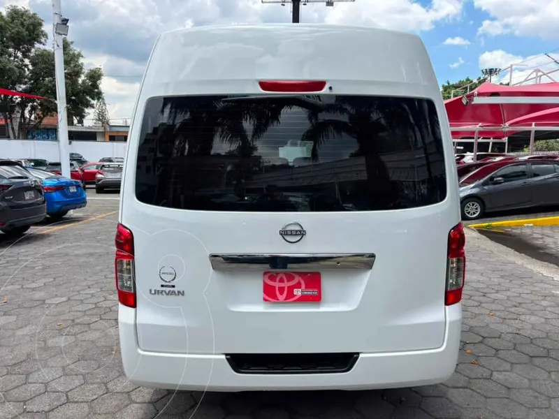 nissan urvan
