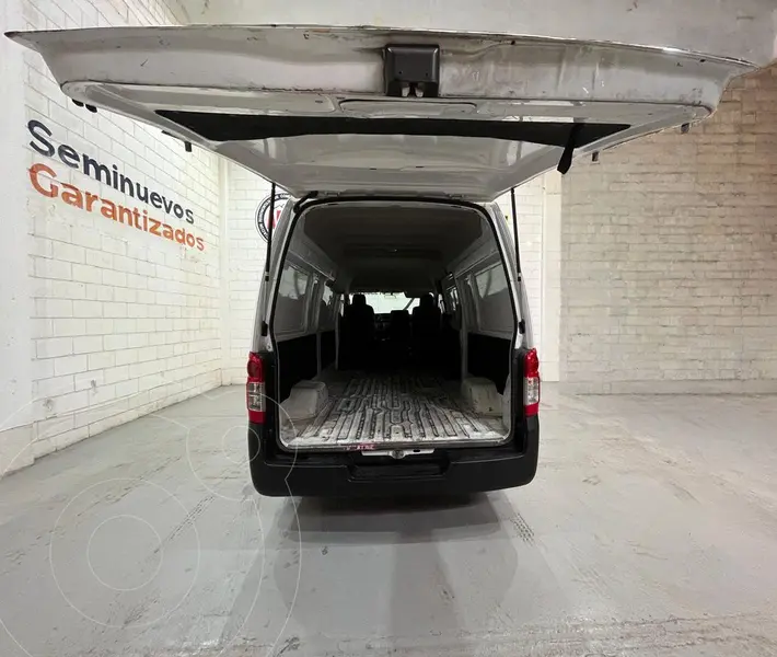 nissan urvan