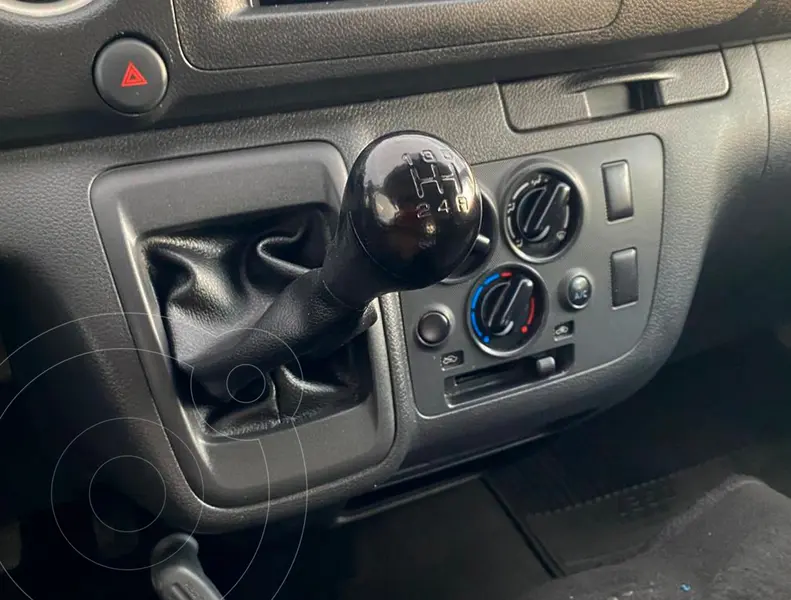 nissan urvan