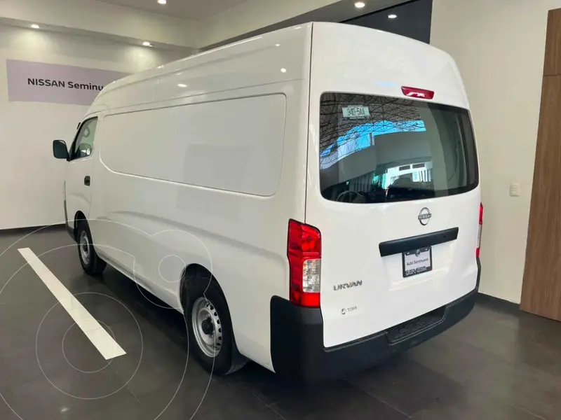 nissan urvan