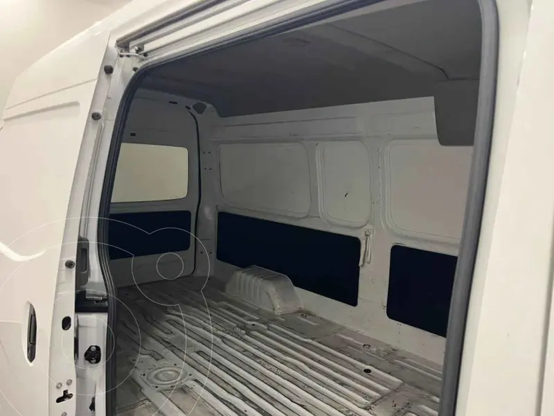 nissan urvan