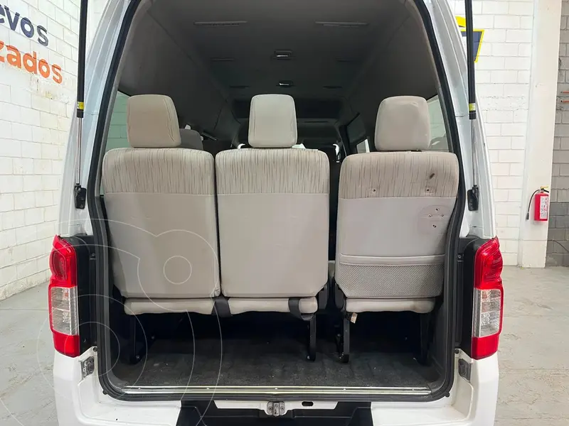nissan urvan