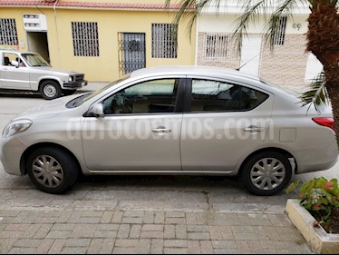 foto Nissan Versa 1.6L Sense usado (2012) color Plata precio u$s13.000