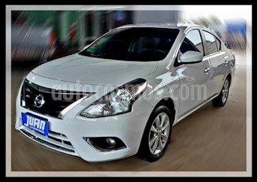 foto Nissan Versa Advance Aut usado (2015) color Blanco precio $412.000