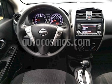foto Nissan Versa Advance Aut usado (2017) color Gris precio $175,000
