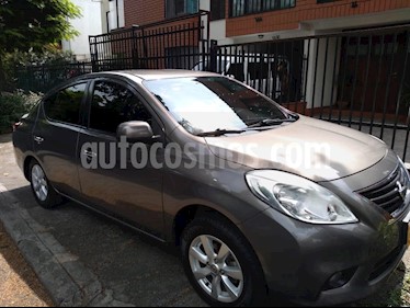 Nissan Versa Advance usado (2013) color Gris precio $26.500.000