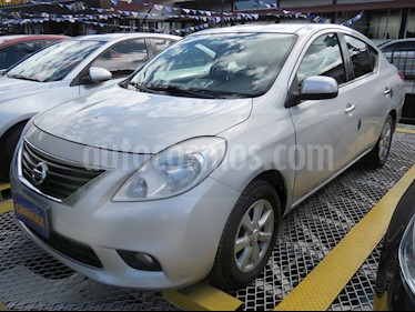 foto Nissan Versa Advance usado (2013) color Plata precio $30.900.000