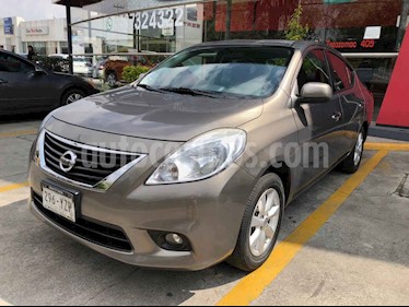 foto Nissan Versa Advance usado (2014) color Café precio $130,000
