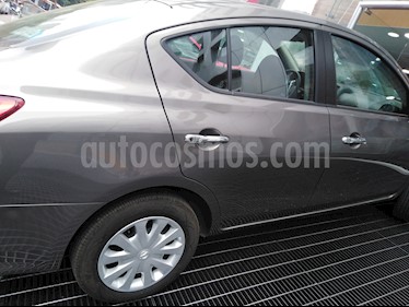 Nissan Versa Advance usado (2015) color Titanio precio $150,000