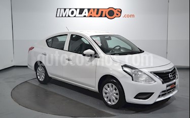 foto Nissan Versa Sense usado (2017) color Blanco precio $550.000