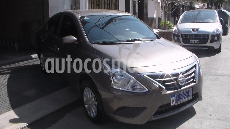 foto Nissan Versa Sense usado (2018) color Bronce precio $1.049.900